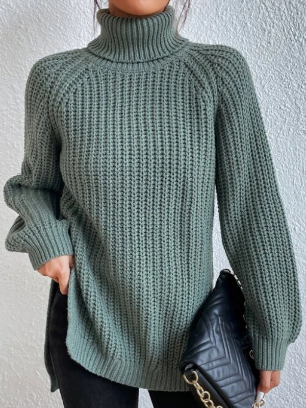 Ribstrikket sweater med rullekrave